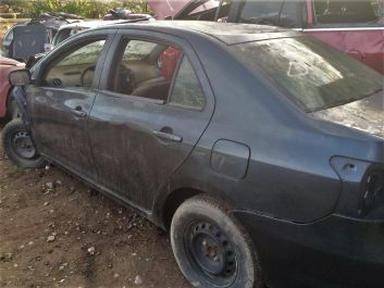 TOYOTA YARIS SEDAN AÑO 2005 1,5