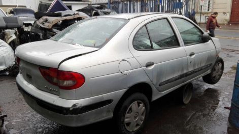 RENAULT MEGANE II 1.6 AUTOMATICO AÑO 2000