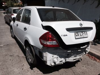 NISSAN TIIDA AÑO 2011