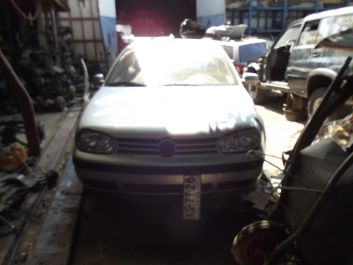 VOLKSWAGEN GOLF 1.6  AÑO 2004