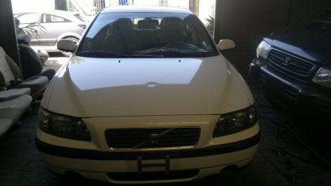 VOLVO S-60 AÑO 2002  2.4 NO TURBO 